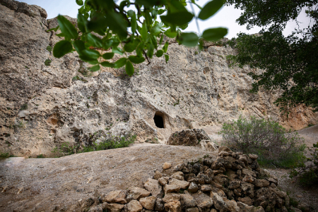 غار سنگی کافر کلی؛ شگفتی اسرارآمیز در کوه های مازندران غار سنگی کافر کلی؛ شگفتی اسرارآمیز در کوه های مازندران