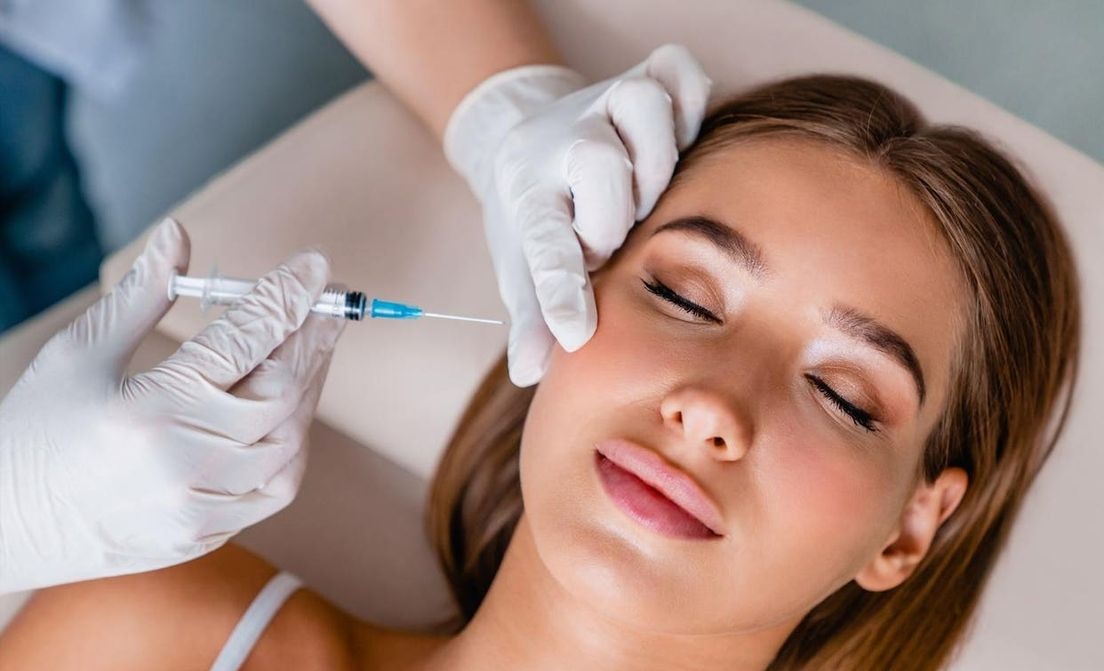 چگونه از عوارض جانبی ژل و فیلر جلوگیری کنیم؟ عوارض جانبی ژل و فیلر