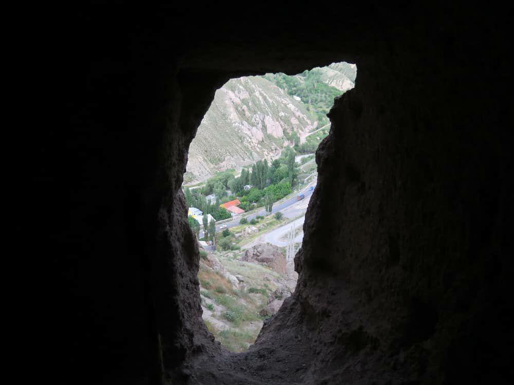 غار سنگی کافر کلی؛ شگفتی اسرارآمیز در کوه های مازندران غار سنگی کافر کلی؛ شگفتی اسرارآمیز در کوه های مازندران