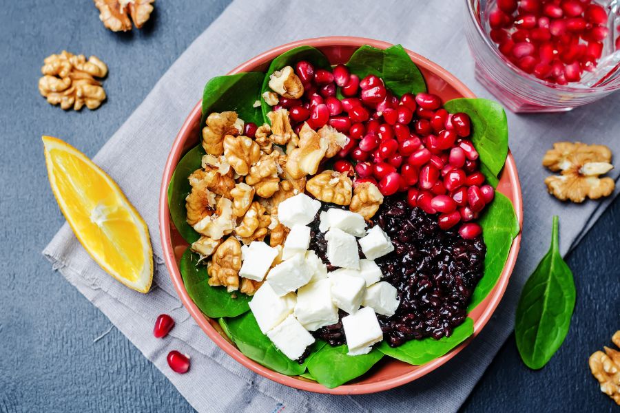 انواع سالادهای شیک و رنگارنگ برای شب یلدا (۱۰ سالاد بی نظیر) انواع سالادهای شیک و رنگارنگ برای شب یلدا (۱۰ سالاد بی نظیر)