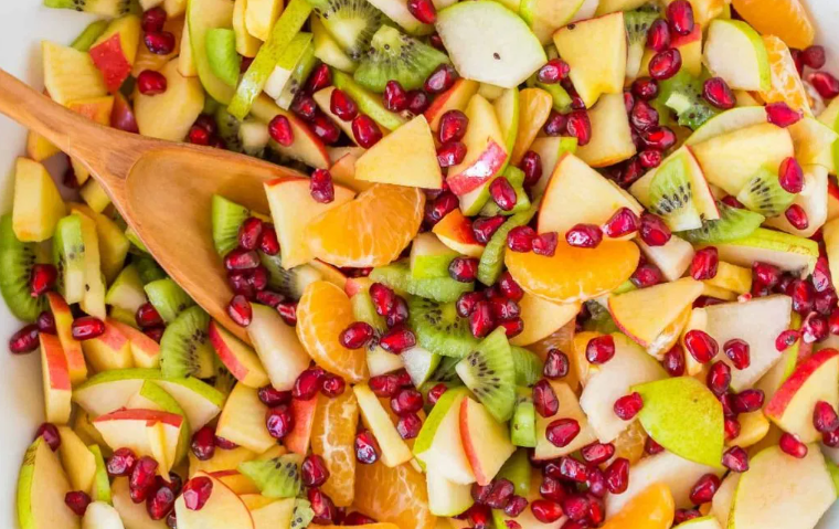 انواع سالادهای شیک و رنگارنگ برای شب یلدا (۱۰ سالاد بی نظیر) انواع سالادهای شیک و رنگارنگ برای شب یلدا (۱۰ سالاد بی نظیر)