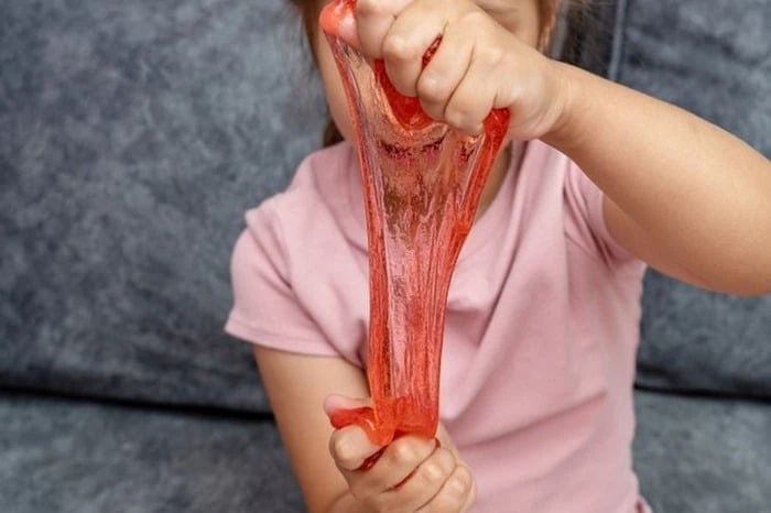 ترفندهای پاک کردن اسلایم از روی مو + 10 روش موثر و خانگی