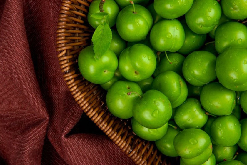 خواص آلوچه سبز ؛ مهم ترین فواید و مضرات گوجه سبز