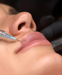 ماندگاری ژل لب طبیعی چقدر است و چه عواملی روی آن تأثیر دارد؟