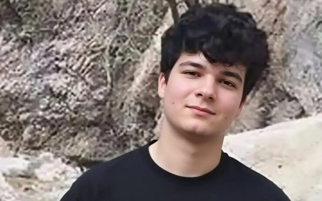 آبتین شریفی، داوطلب کنکور تجربی ۱۴۰۵، درگذشت؛ علت فوت چه بود؟
